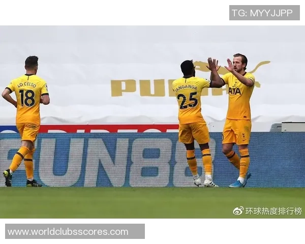 凯恩的传奇之路：从足球天才到世界级教练的蜕变与影响