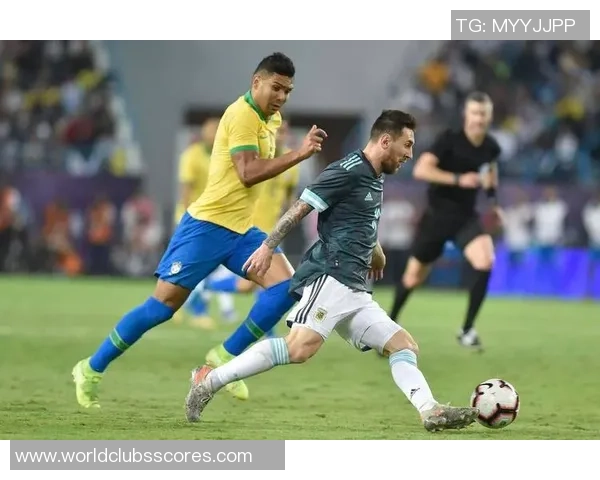 卡塞米罗的传奇之路：从巴西足球新星到欧洲顶级中场的蜕变与辉煌